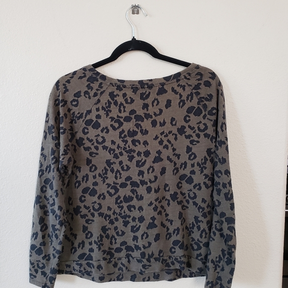 Ann Taylor LOFT, Size M, Olive and black long sleeve top - Picture 2 of 4